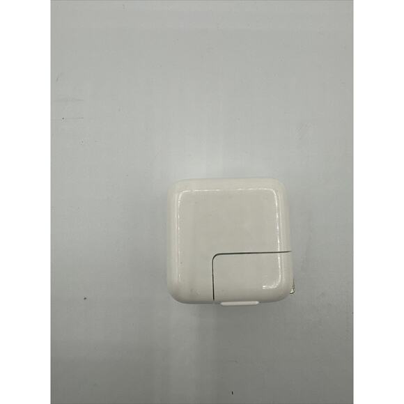 Apple (A-135) 10 W USB Power Adapter 28-7 - Picture 2 of 8